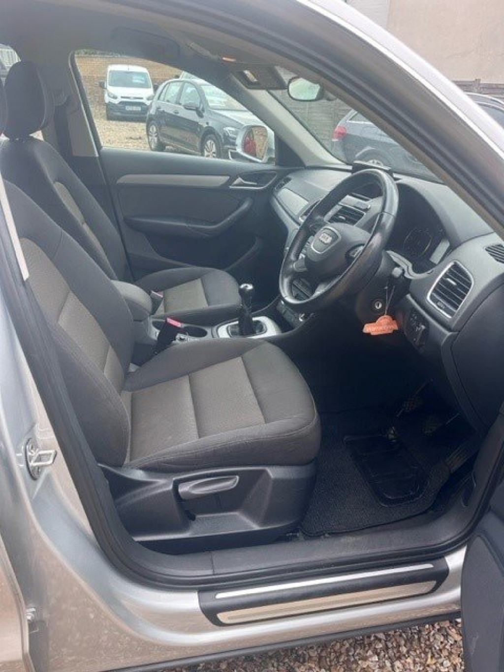 AUDI Q3