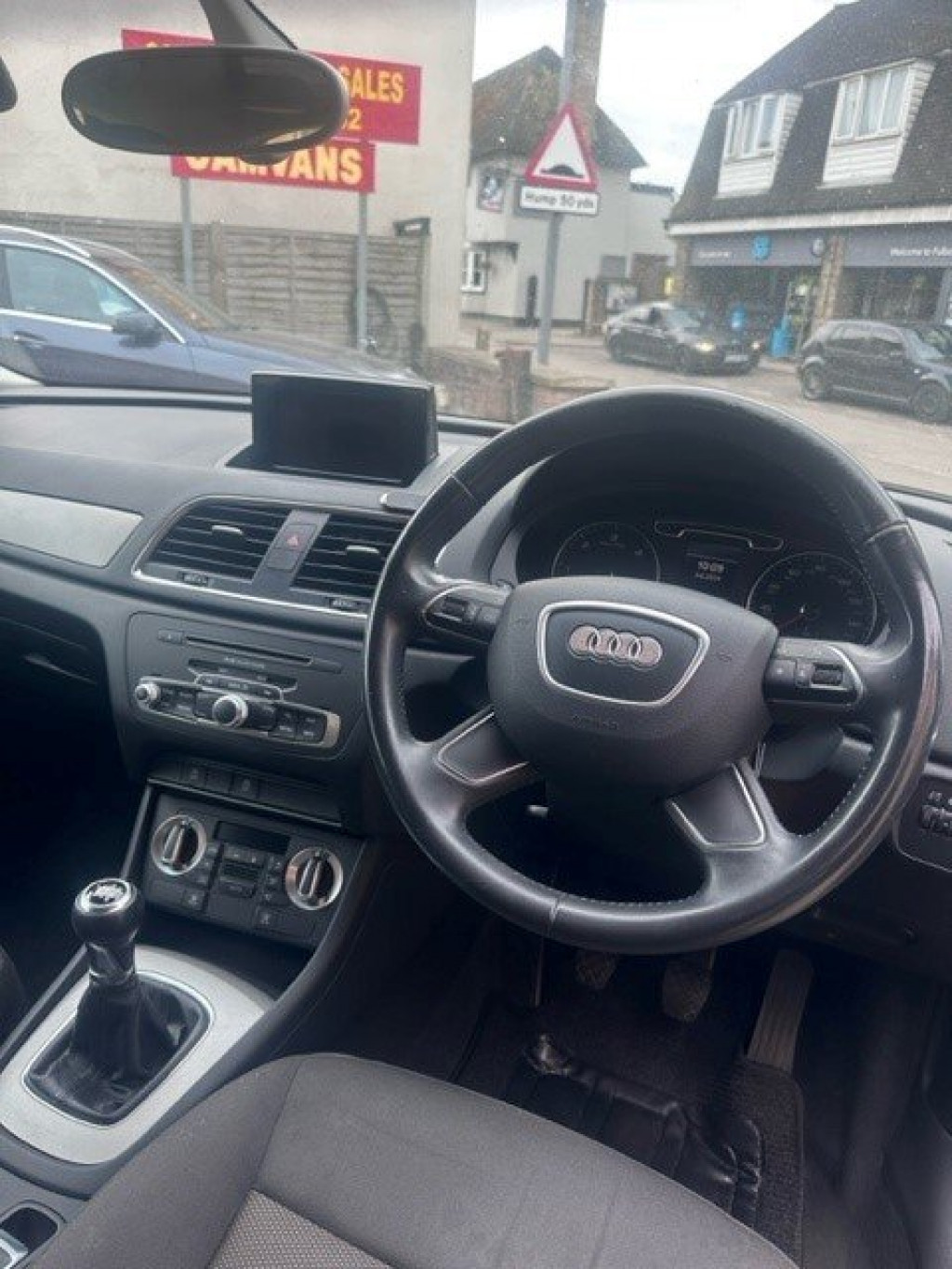 AUDI Q3