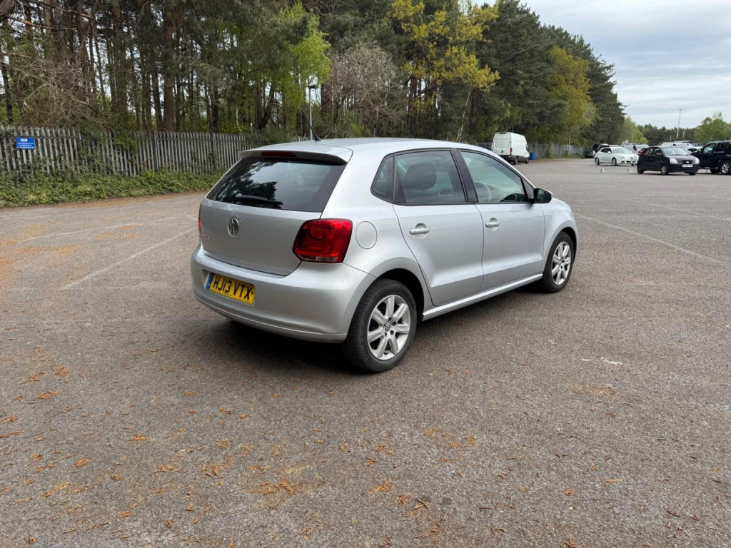 VOLKSWAGEN POLO