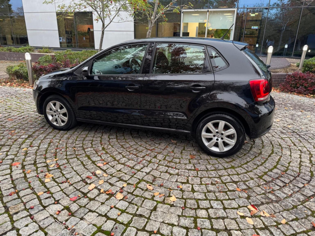 VOLKSWAGEN POLO