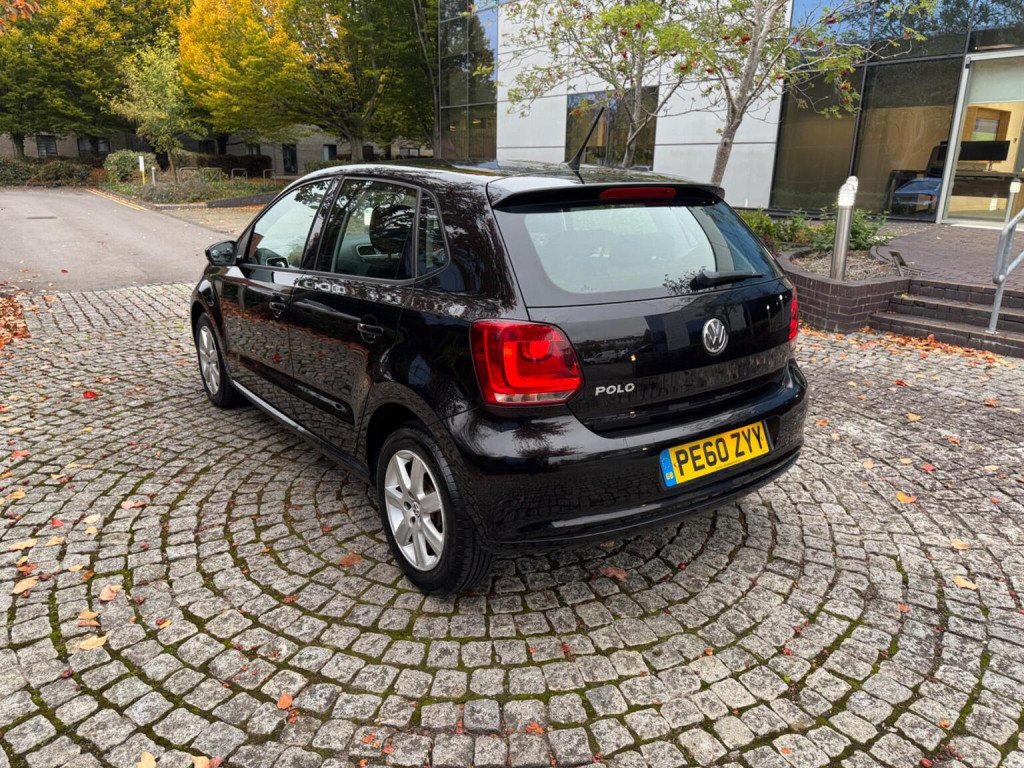VOLKSWAGEN POLO