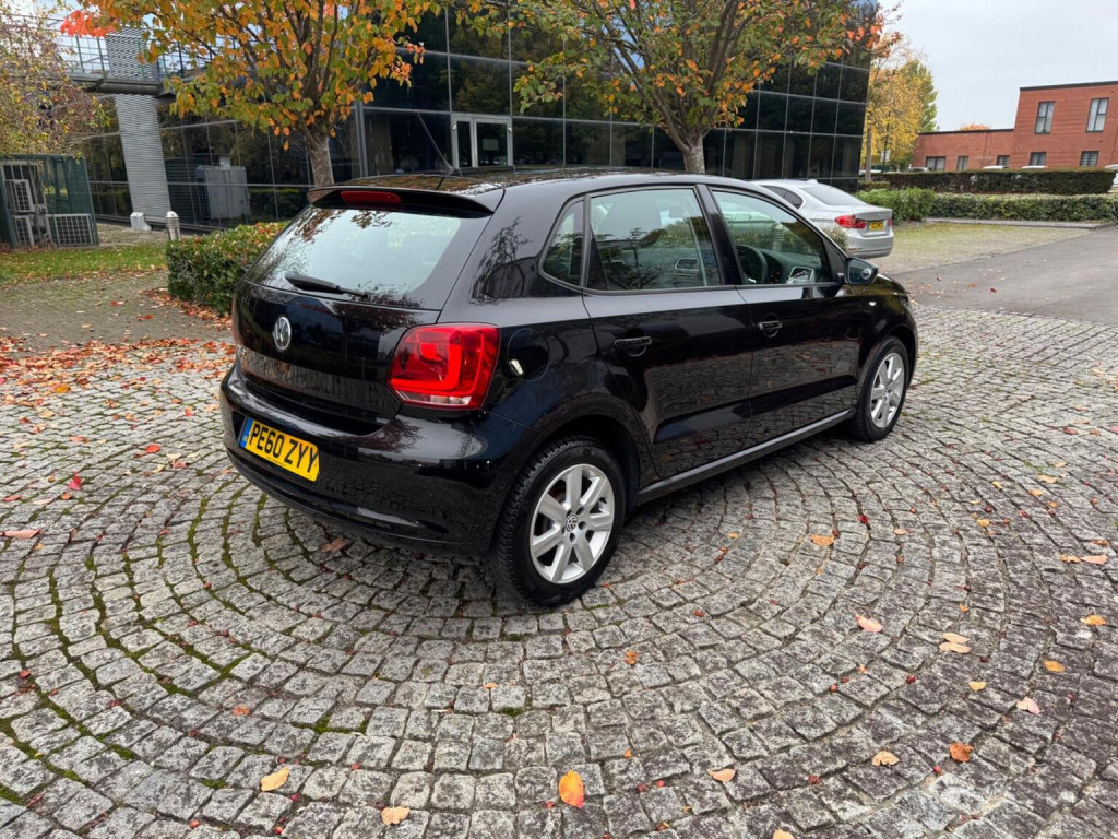 VOLKSWAGEN POLO