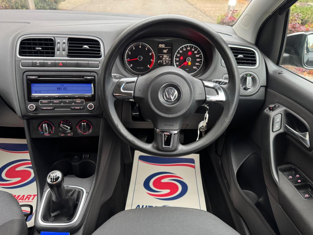 VOLKSWAGEN POLO