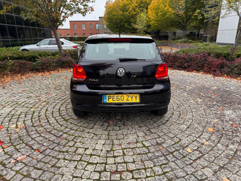 VOLKSWAGEN POLO