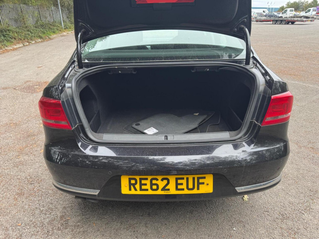 VOLKSWAGEN PASSAT
