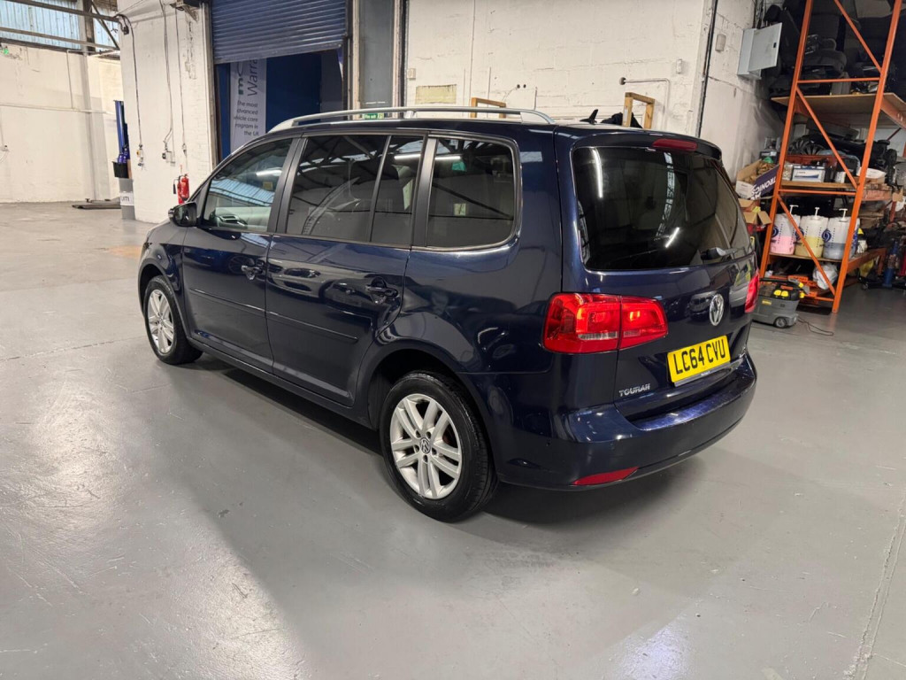 VOLKSWAGEN TOURAN