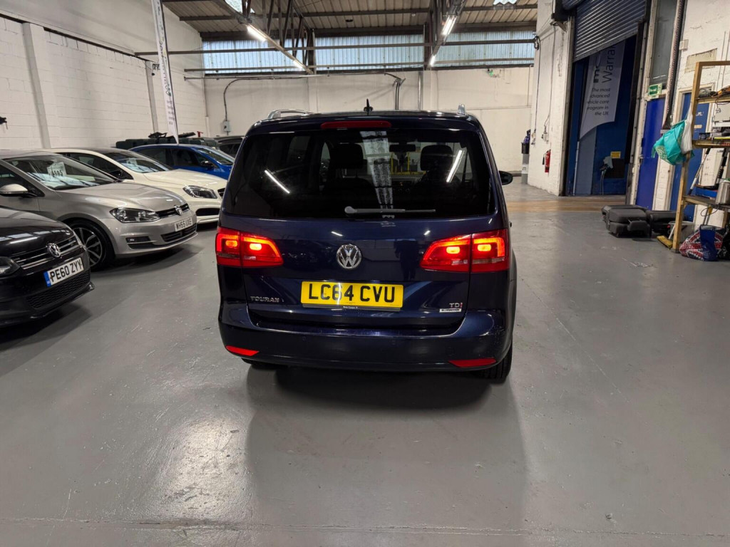 VOLKSWAGEN TOURAN