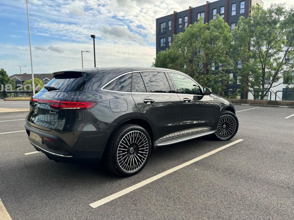 MERCEDES-BENZ EQC