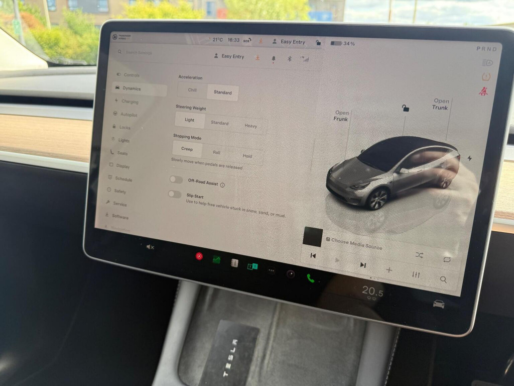 TESLA MODEL Y