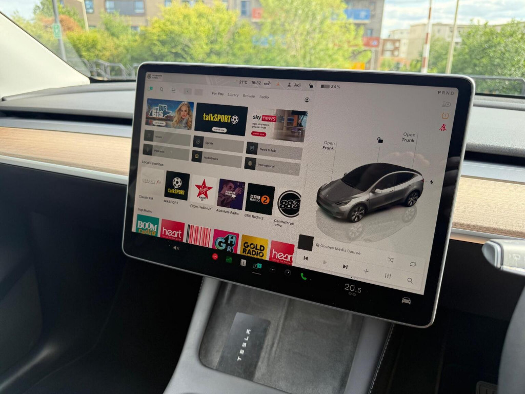 TESLA MODEL Y