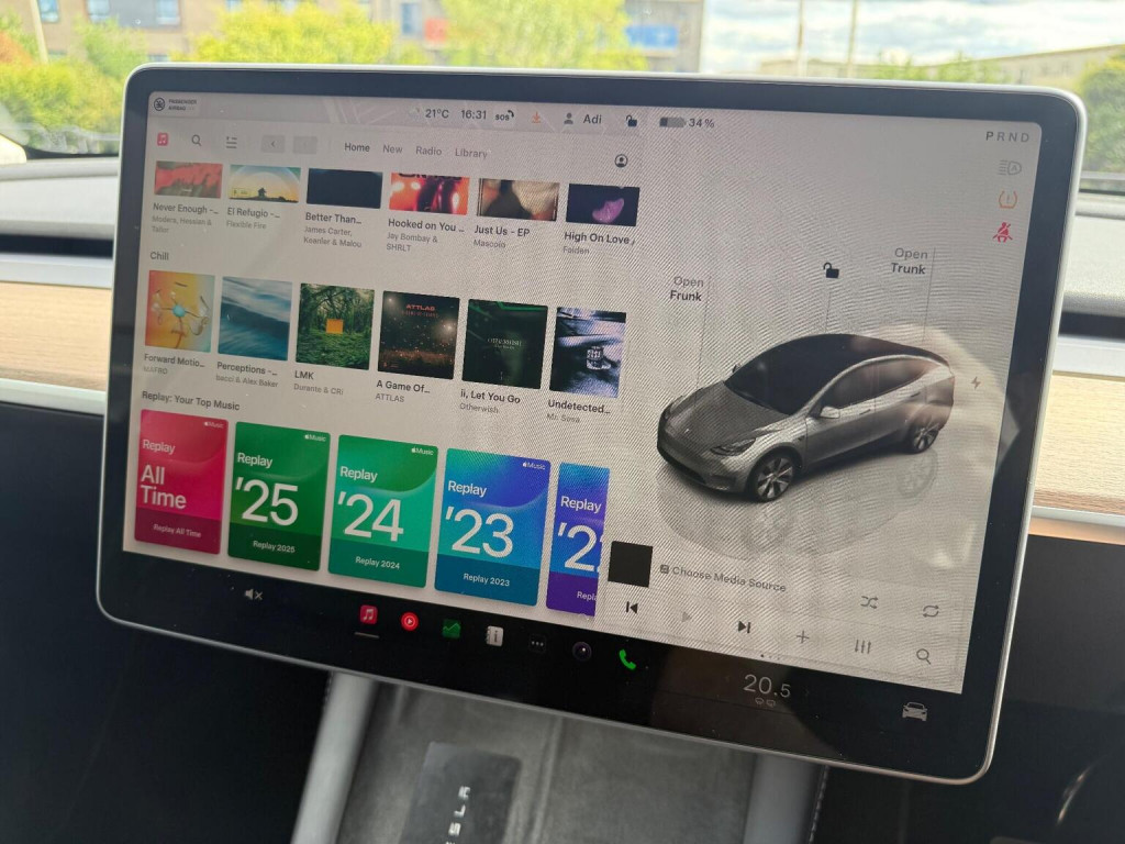 TESLA MODEL Y