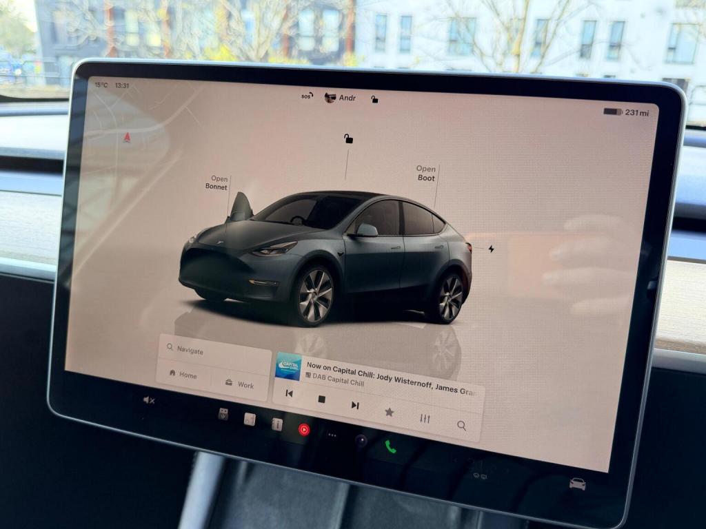 TESLA MODEL Y