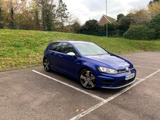 VOLKSWAGEN GOLF TSi 300 DSG 4Motion BlueMotion Auto Start-Stop R