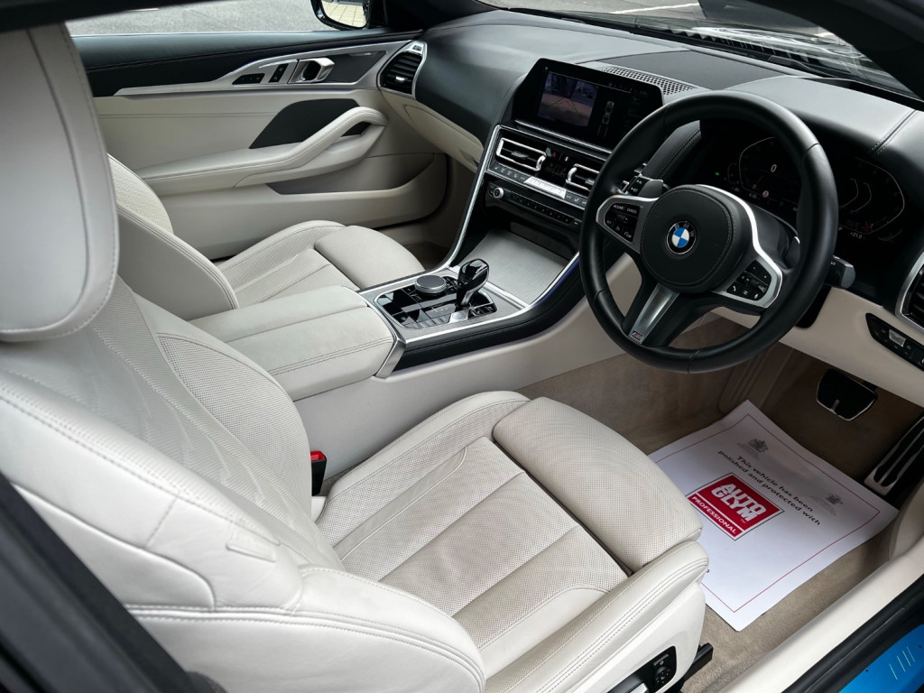 BMW 8 SERIES
