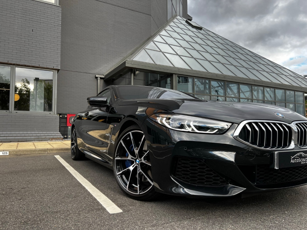 BMW 8 SERIES