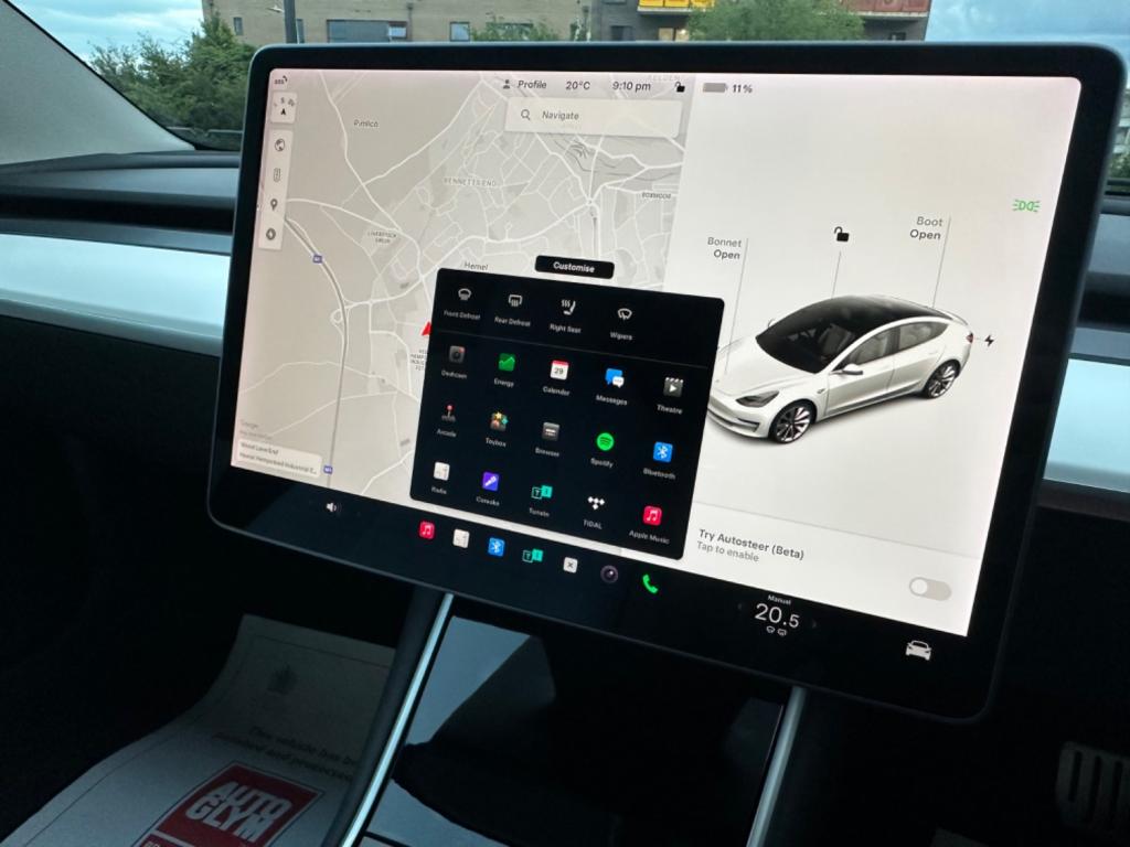 TESLA MODEL 3