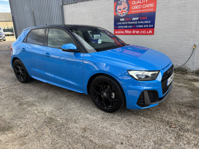AUDI A1 1.0 TFSI 30 S line