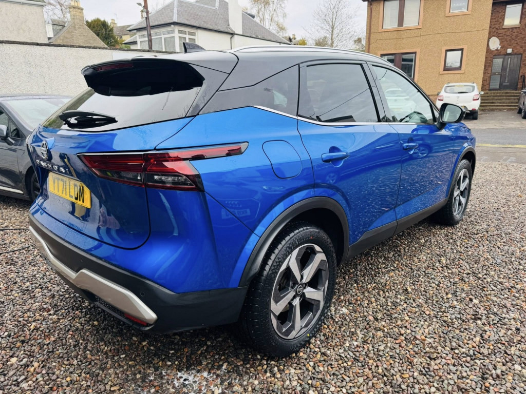 View NISSAN QASHQAI 1.3 DIG-T MHEV Premiere Edition
