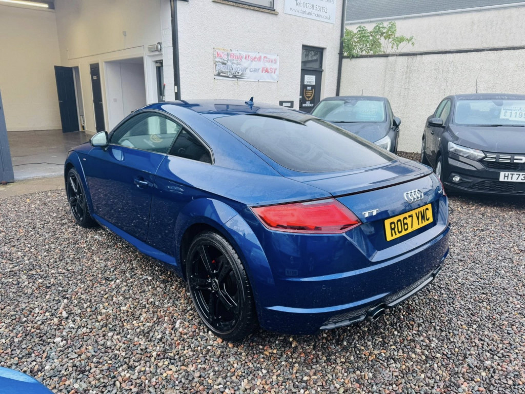 View AUDI TT 2.0 TFSI Black Edition