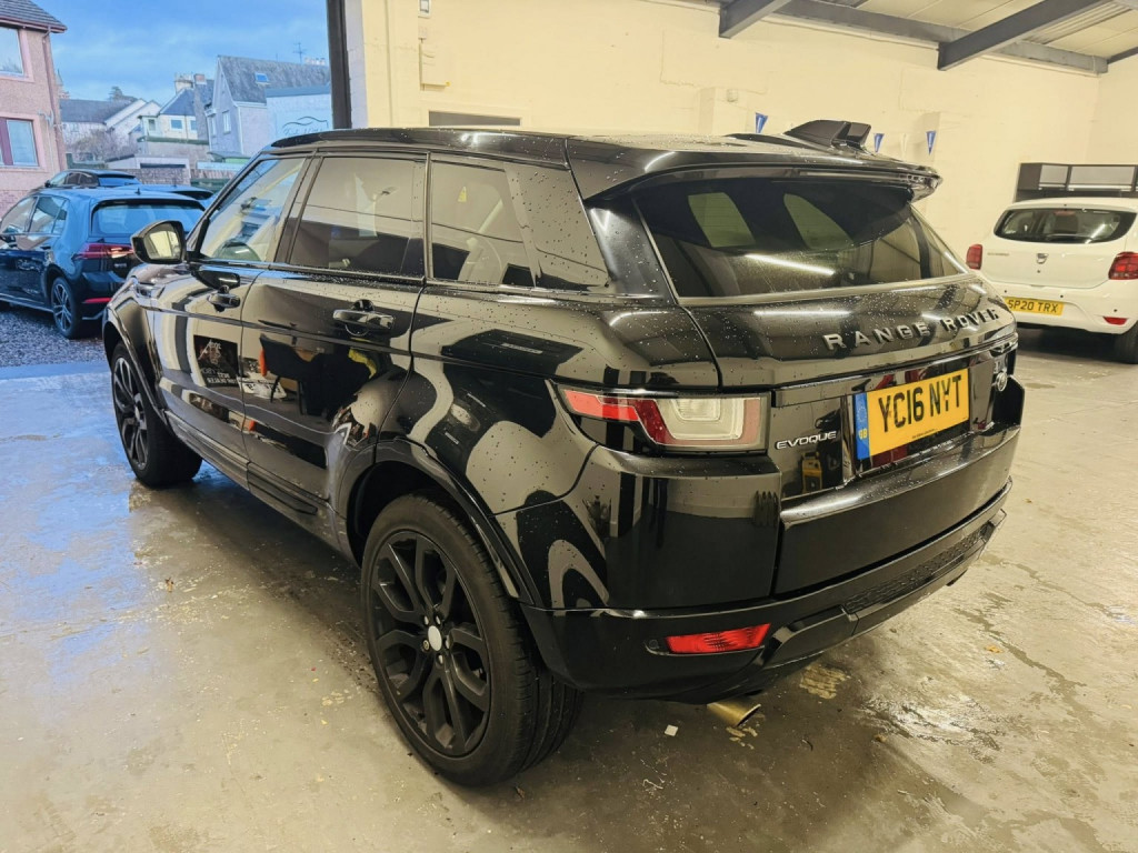 View LAND ROVER RANGE ROVER EVOQUE 2.0 TD4 SE Tech