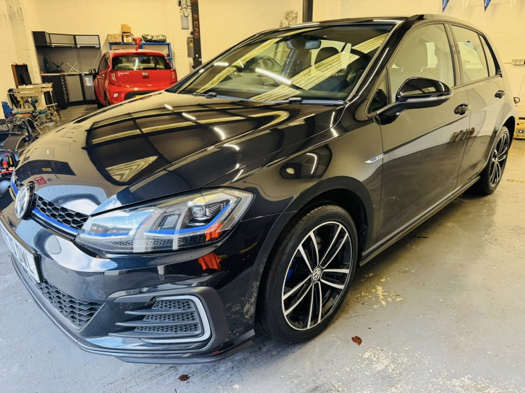 View VOLKSWAGEN GOLF 1.4 TSI 8.7kWh GTE