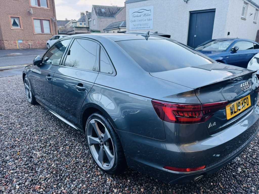 View AUDI A4 2.0 TDI Black Edition