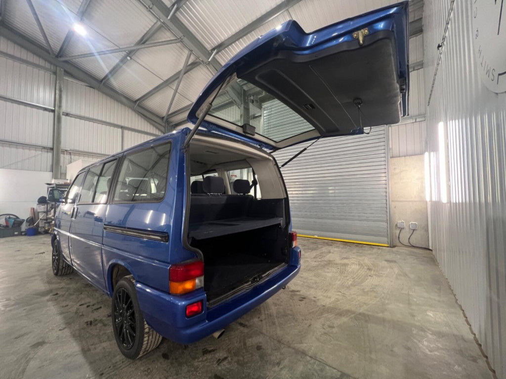 VOLKSWAGEN CARAVELLE