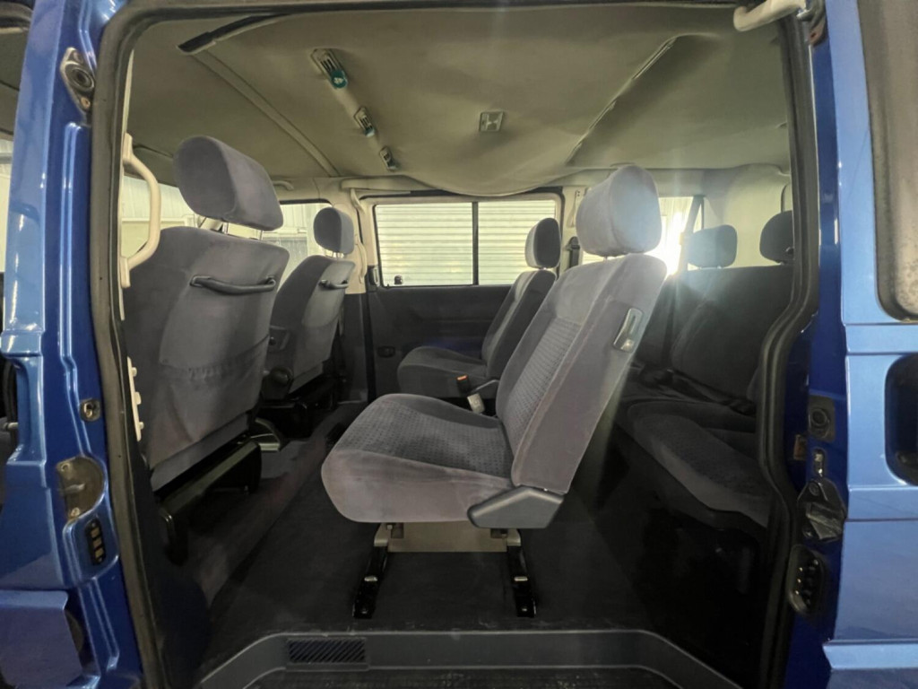 VOLKSWAGEN CARAVELLE