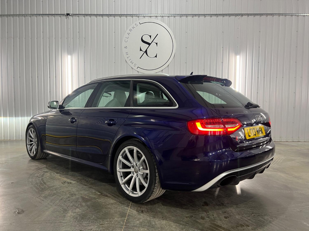 AUDI RS4