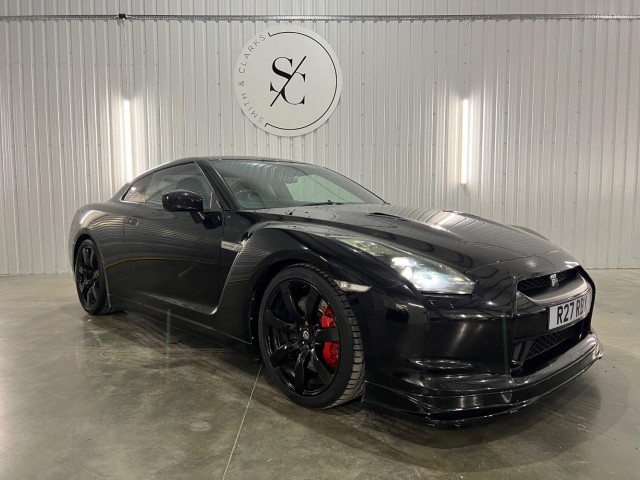 NISSAN GT-R