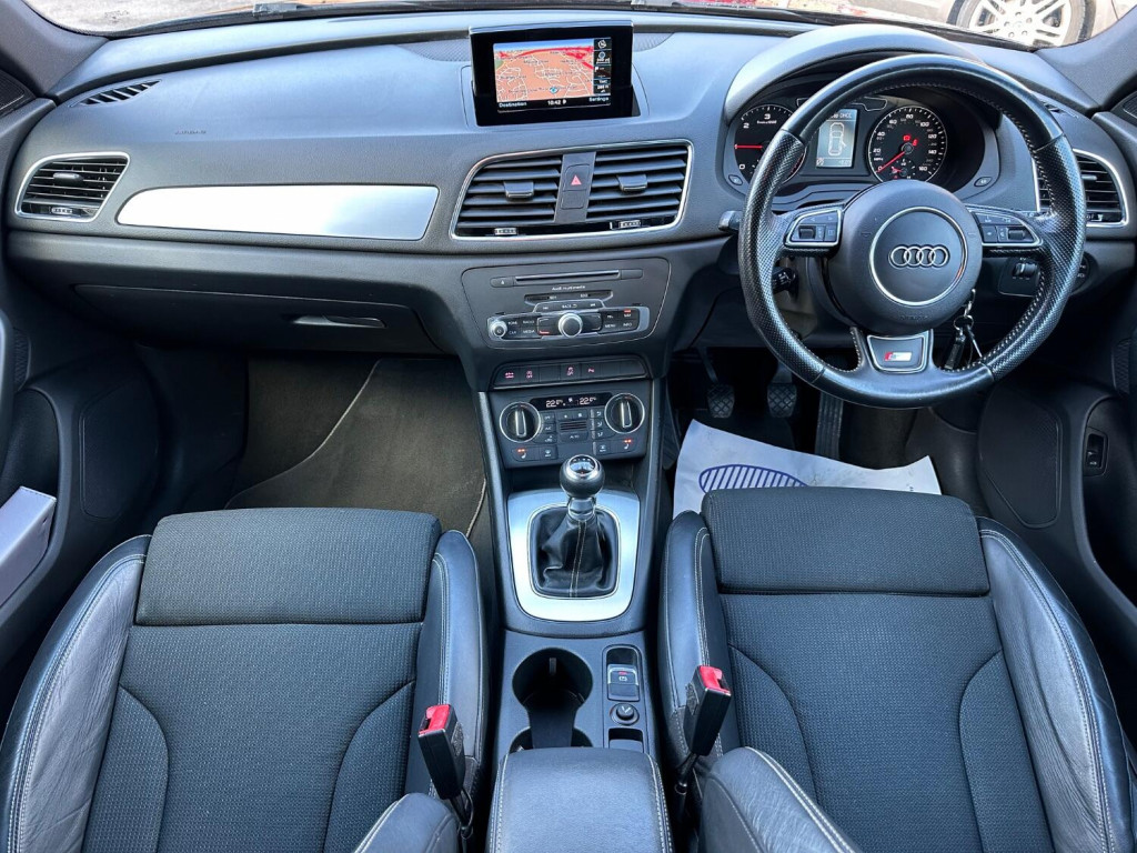View AUDI Q3 2.0 TDI S line