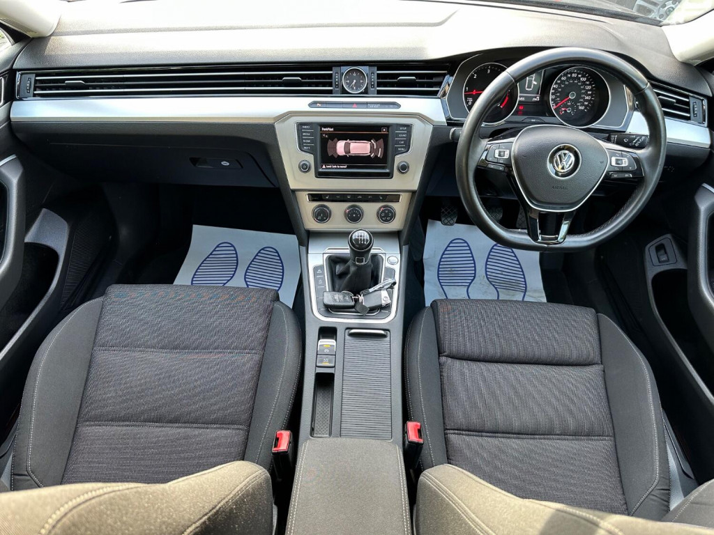 View VOLKSWAGEN PASSAT 2.0 TDI BlueMotion Tech SE