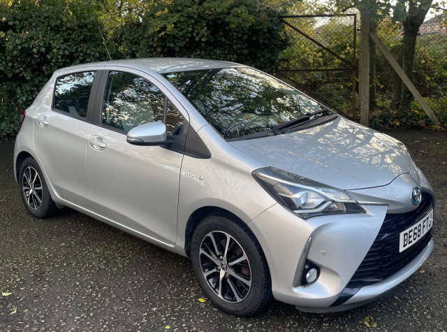 TOYOTA YARIS 1.5 VVT-h Icon Tech