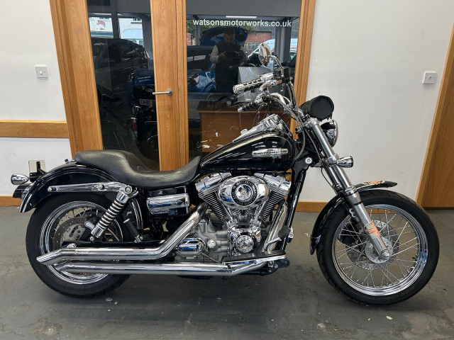 HARLEY-DAVIDSON Dyna