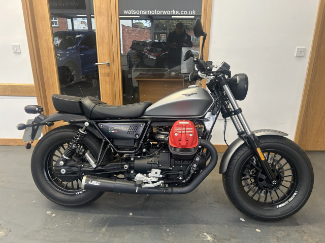 MOTO GUZZI V9