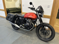 MOTO GUZZI V7