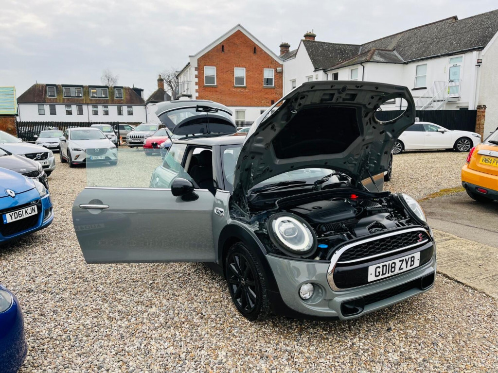 MINI HATCH