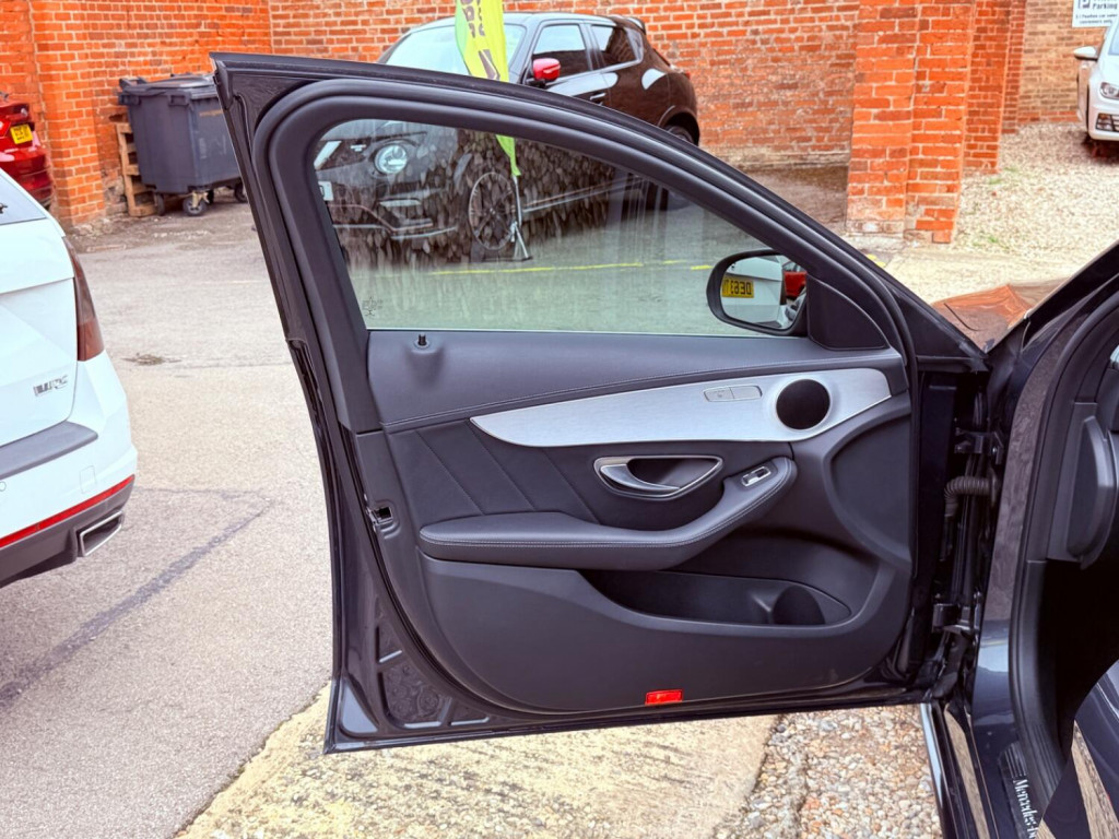 MERCEDES-BENZ C CLASS