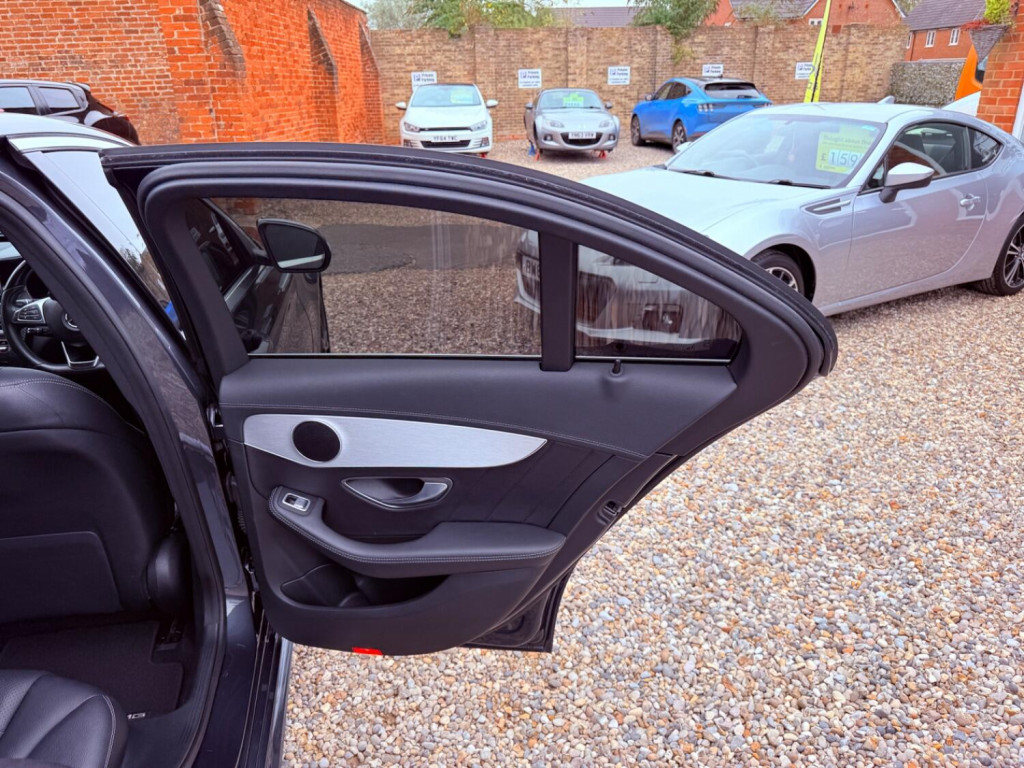 MERCEDES-BENZ C CLASS