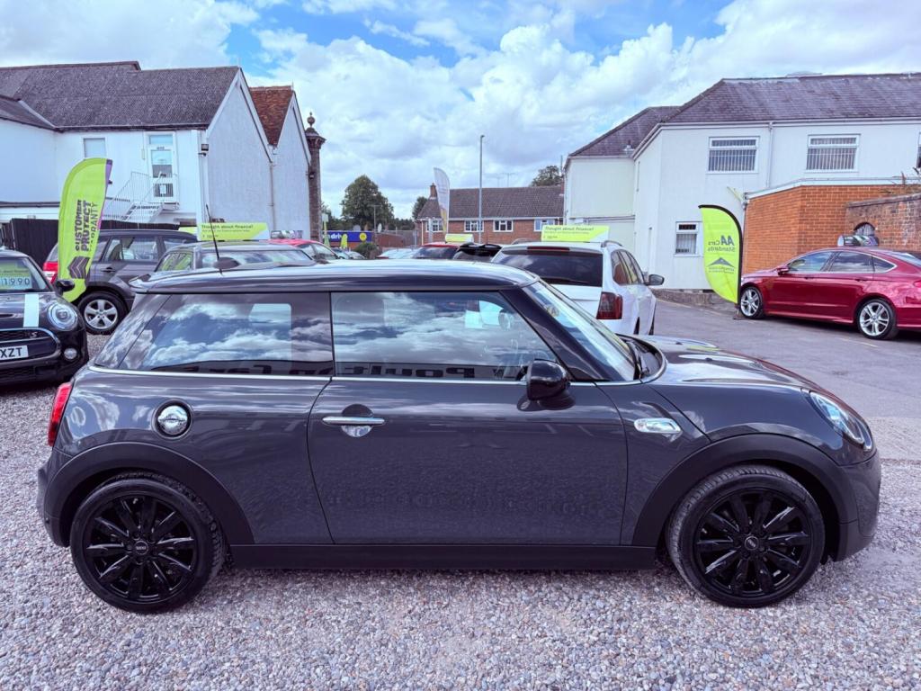 MINI HATCH