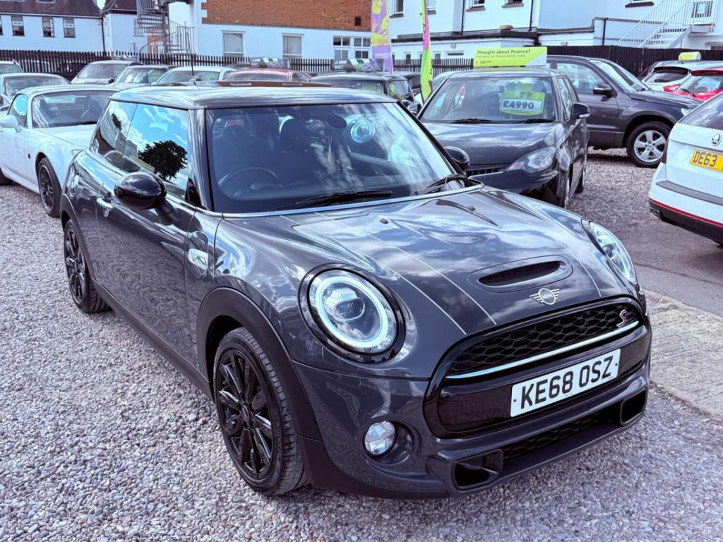 MINI HATCH