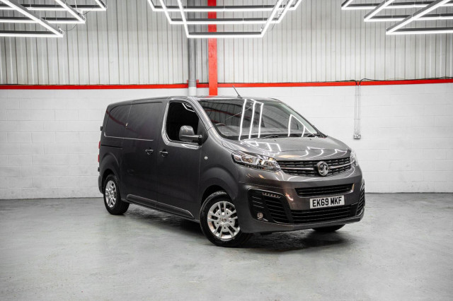 VAUXHALL VIVARO