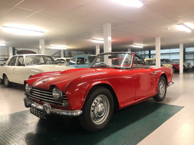 TRIUMPH TR4  (1965)