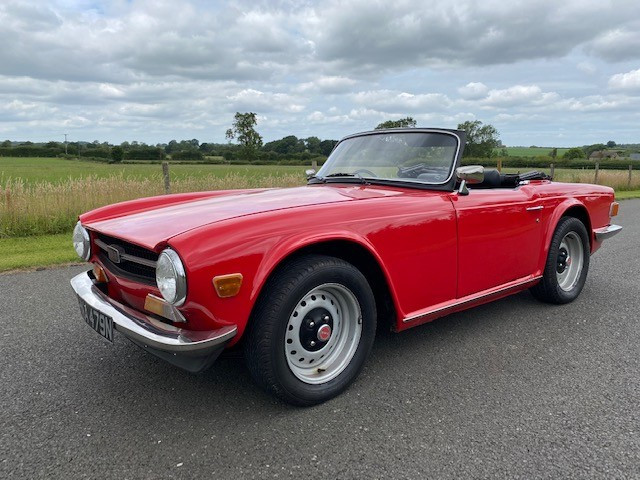 TRIUMPH TR6  (1975)