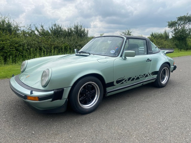 PORSCHE 911 Carrera 3.0 Targa (1976)