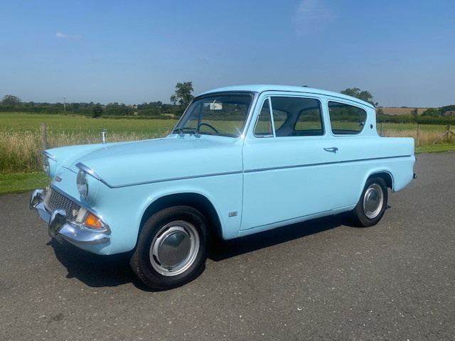 FORD ANGLIA 105 E (1966)