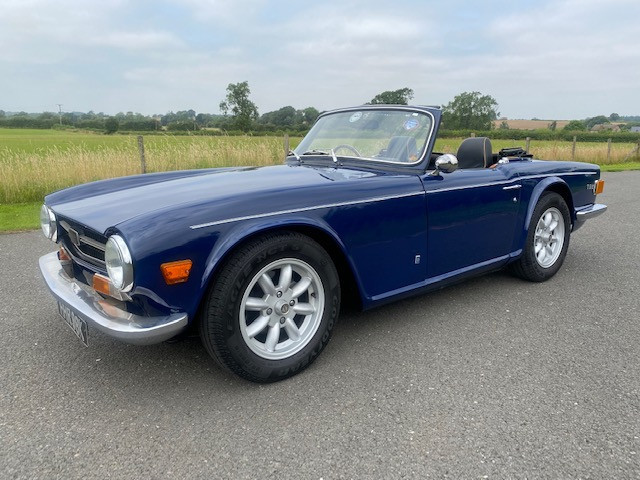 TRIUMPH TR6  (1972)