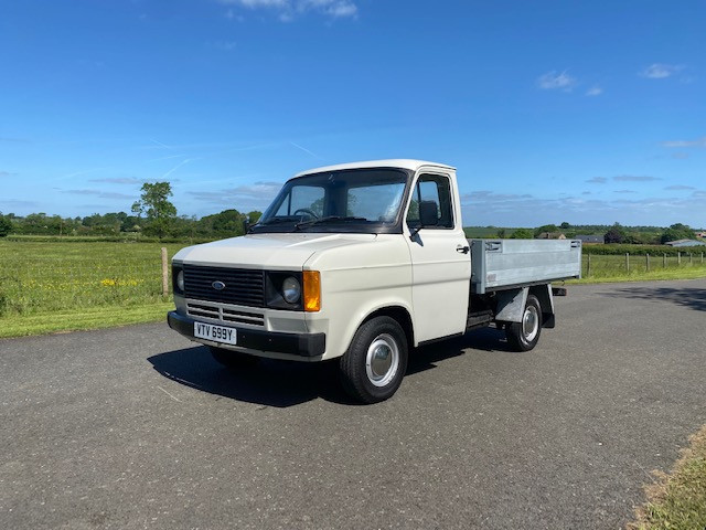 FORD TRANSIT DROPSIDE  (1982)