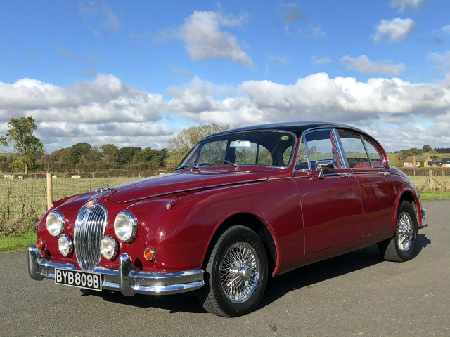 JAGUAR MARK II  (1964)