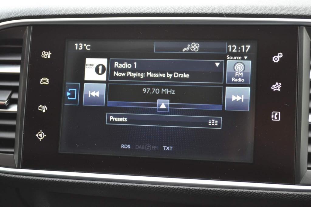 PEUGEOT 308